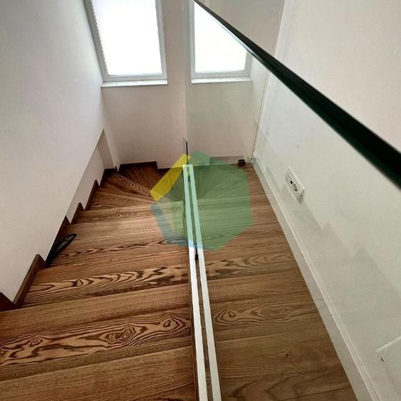 Casă individuală cu 5 camere cu Canalizare în Odăile