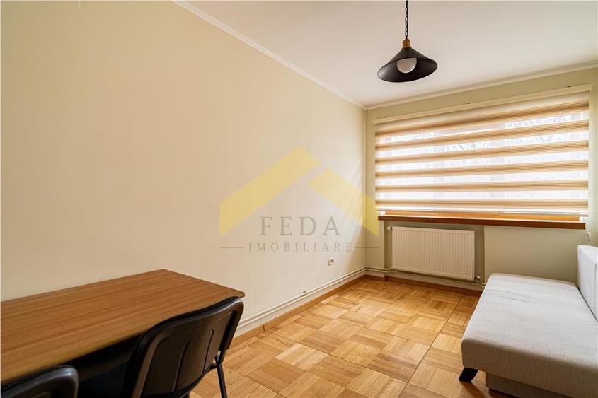 Apartament cu 3 camere semidecomandat, mobilat în Ultracentral
