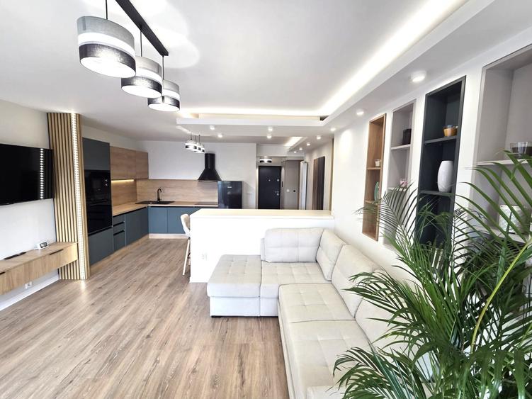 Apartament cu 2 camere semidecomandat, mobilat în Dâmbul Rotund