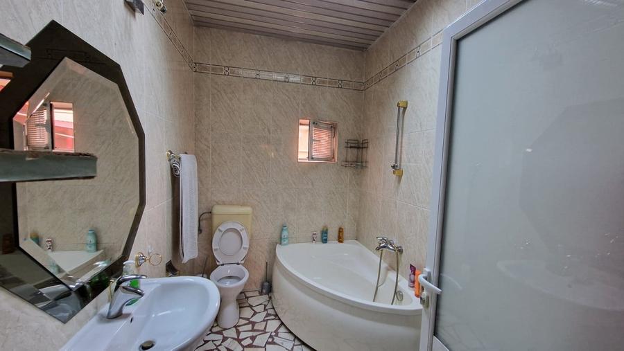 Casă individuală cu 7 camere cu Piscina în Sălaj