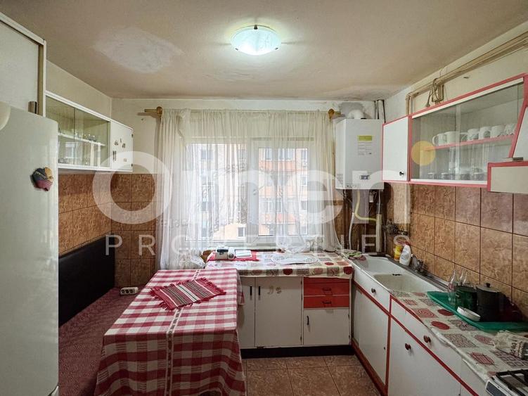 Apartament cu 3 camere decomandat, mobilat în Gării