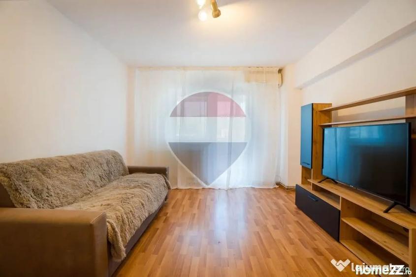 Apartament cu 4 camere decomandat în Răcădău
