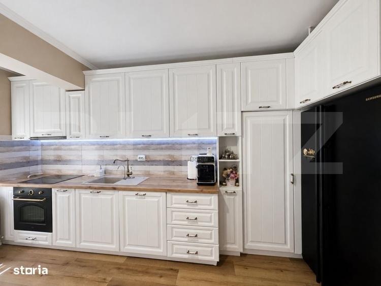 Apartament cu 3 camere semidecomandat în Central