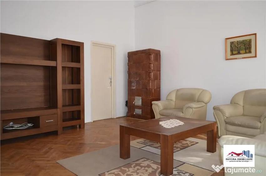 Casă cu 4 camere cu Teren 300 Mp în Central