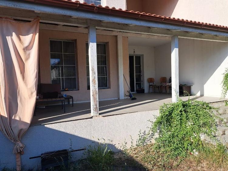 Duplex cu 5 camere cu Canalizare în Moșnița Nouă