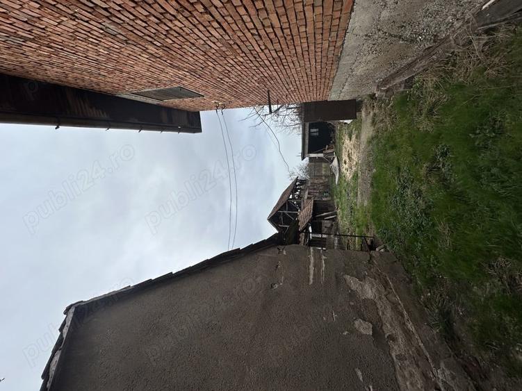 Casă cu 4 camere în Sebiș