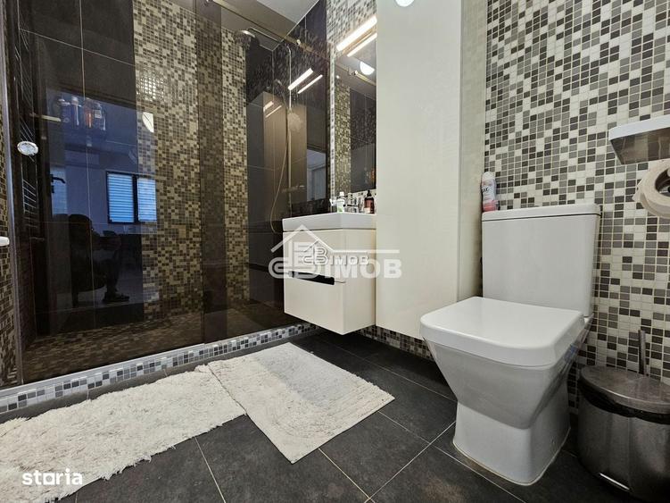 Apartament cu 3 camere decomandat în Valea