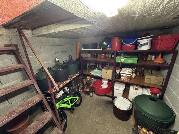 Apartament cu 2 camere decomandat în Brădești