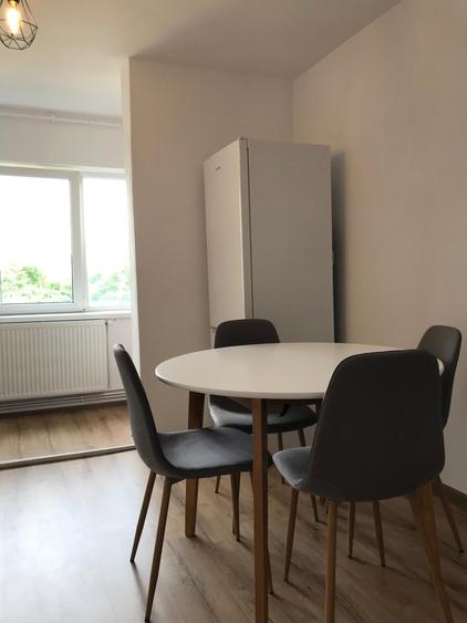 Apartament cu 2 camere decomandat în Zorilor