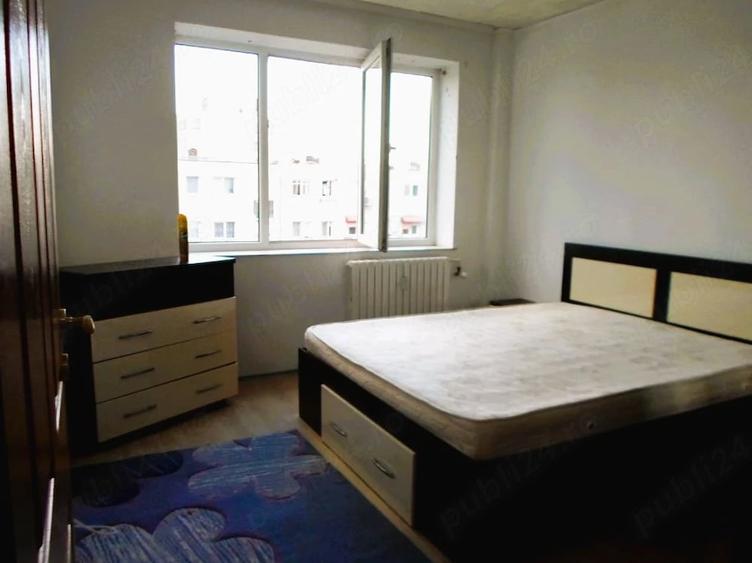 Apartament cu 3 camere decomandat în Sud