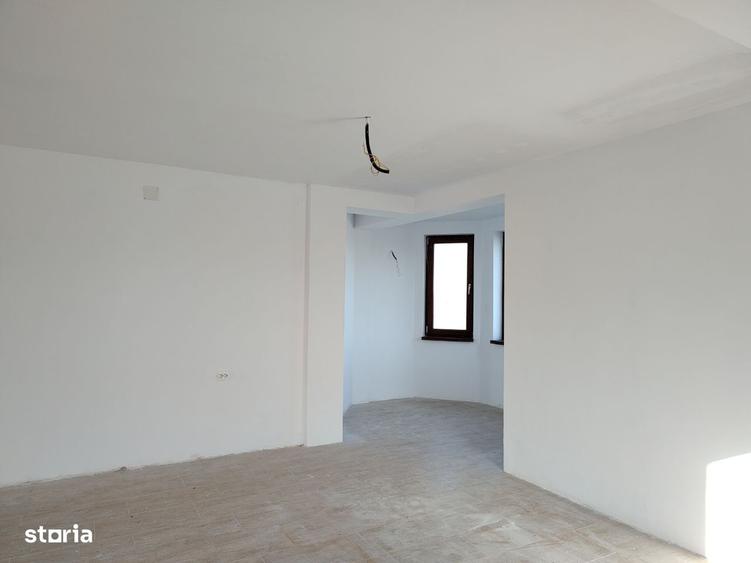 Casă cu 5 camere cu Teren 500 Mp în Mihail Kogălniceanu