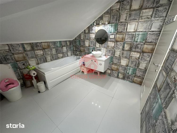 Apartament cu 4 camere decomandat în ICIL