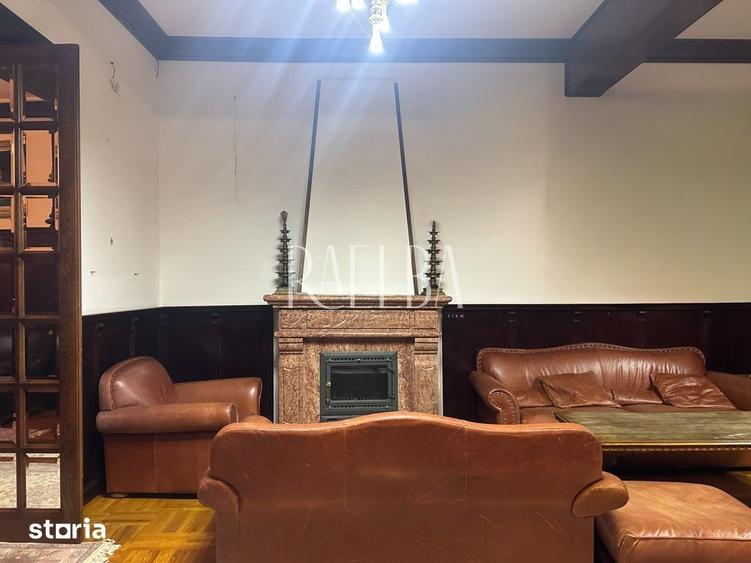 Casă cu 9 camere cu Teren 450 Mp în Rosetti