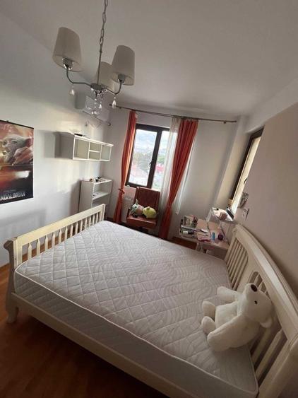 Apartament cu 3 camere decomandat în Grivița