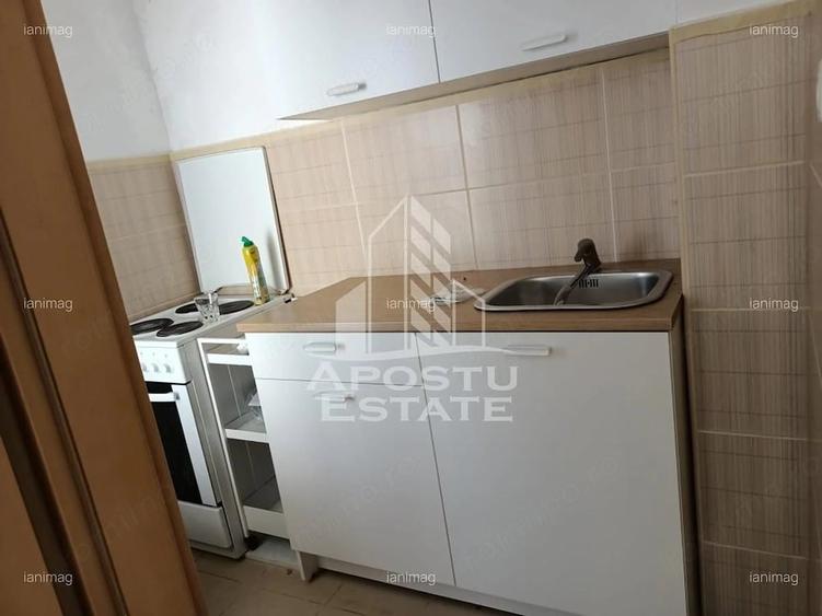 Garsonieră decomandată în Take Ionescu