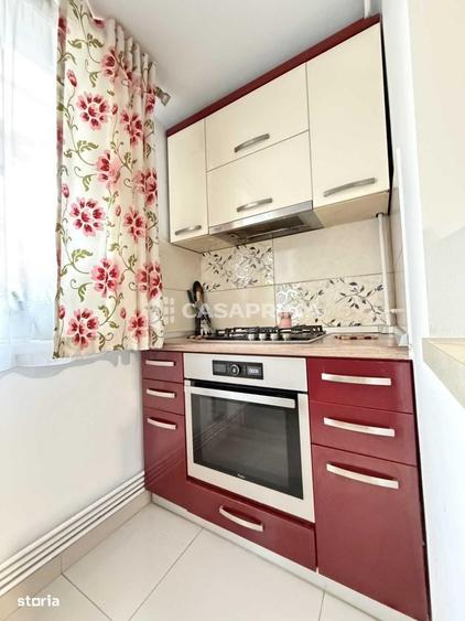 Apartament cu 4 camere decomandat în Nicolina