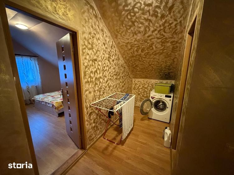 Casă cu 5 camere cu Teren 1200 Mp în Central