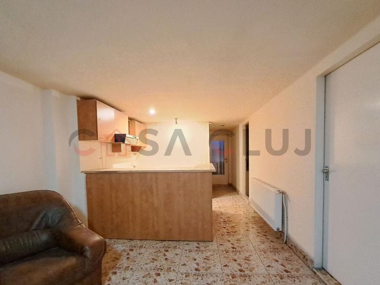 Casă cu 5 camere cu Canalizare în Iris