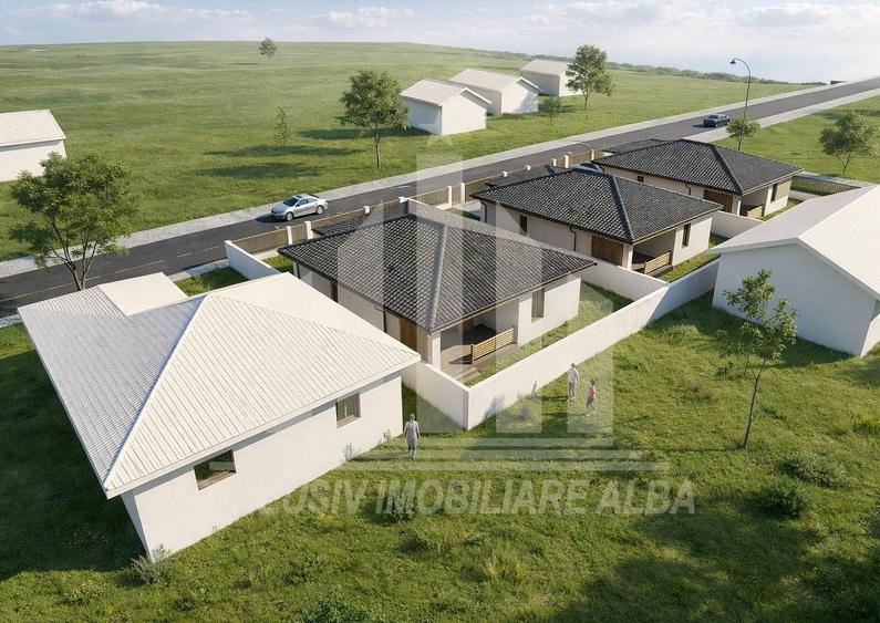 Casă individuală cu 4 camere cu Canalizare în Micești