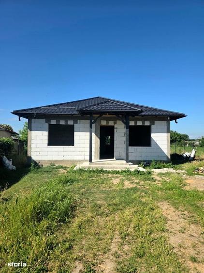 Casă cu 3 camere cu Teren 825 Mp în Central