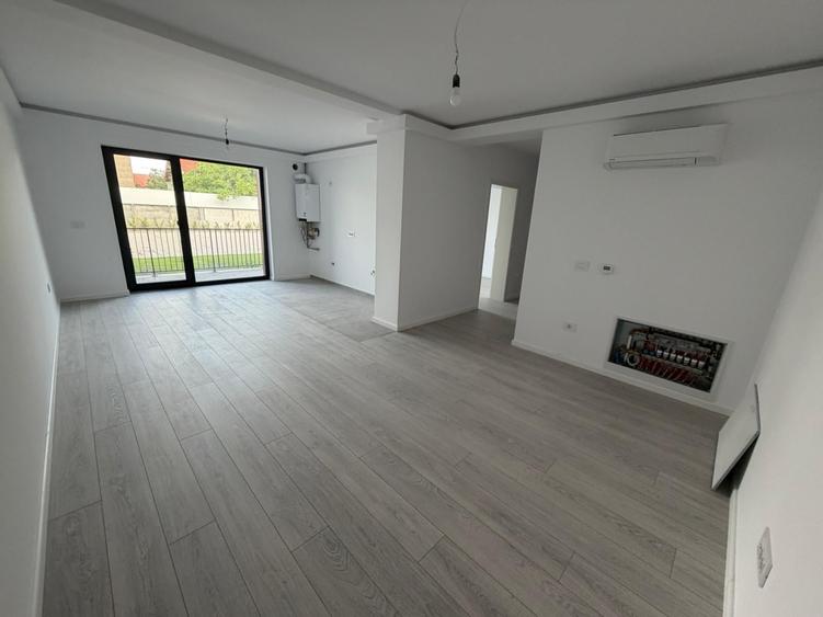 Apartament cu 3 camere decomandat în Girocului