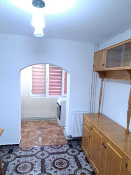 Apartament cu 2 camere decomandat în Calea București