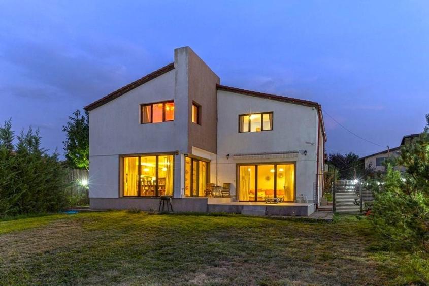 Casă individuală cu 6 camere cu Canalizare în Corbeanca