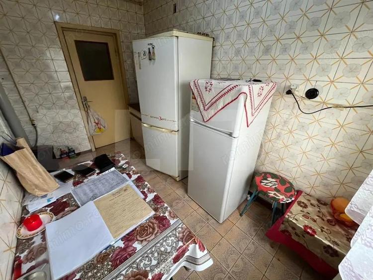 Apartament cu 3 camere decomandat, mobilat în Central