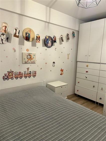 Apartament cu 3 camere semidecomandat în Galata