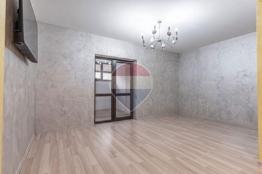 Apartament cu 3 camere semidecomandat în Valea Lupului
