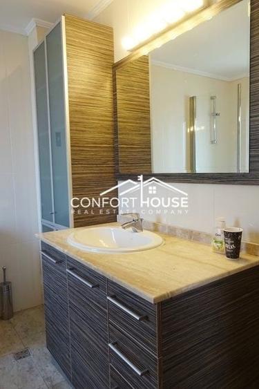 Casă individuală cu 6 camere cu Piscina în Iancu Nicolae