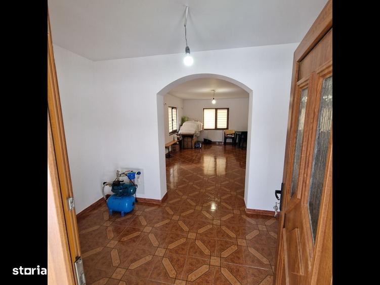 Casă cu 4 camere cu Teren 2676 Mp în Central