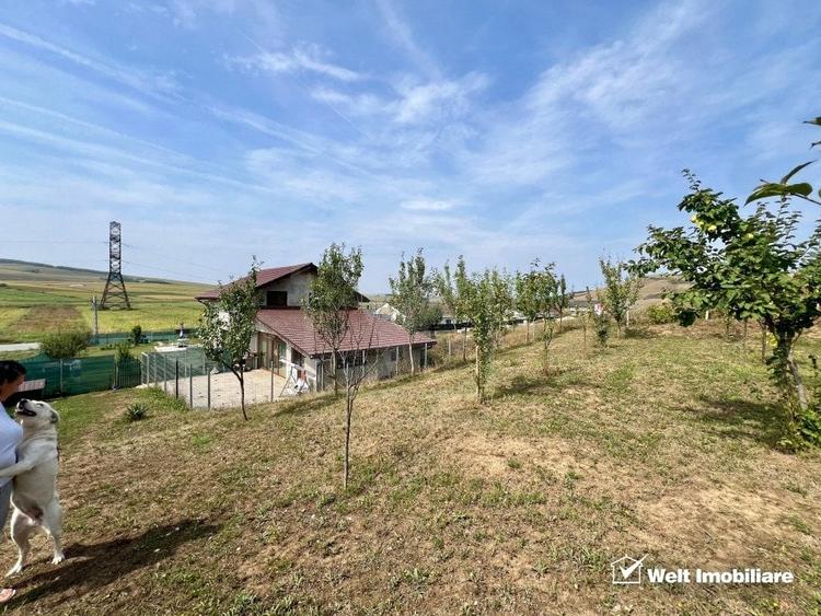 Casă individuală cu 6 camere cu Canalizare în Gădălin