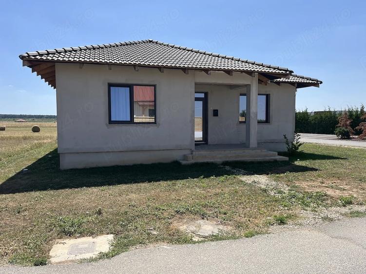 Casă cu 3 camere cu Teren 470 Mp în Cihei