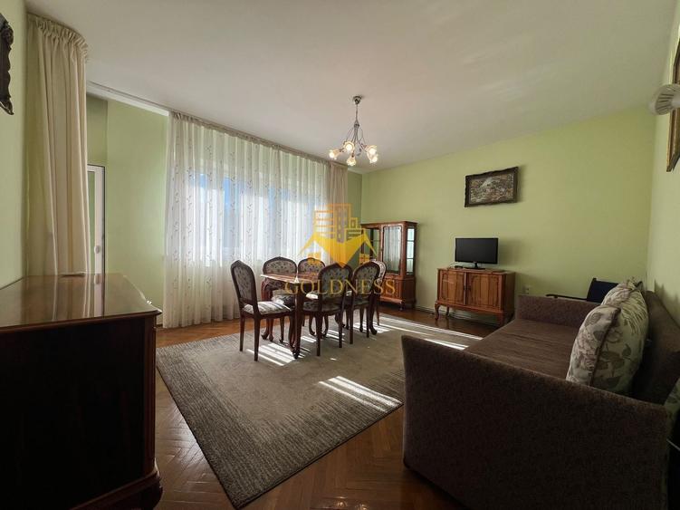 Apartament cu 3 camere decomandat, mobilat în Central