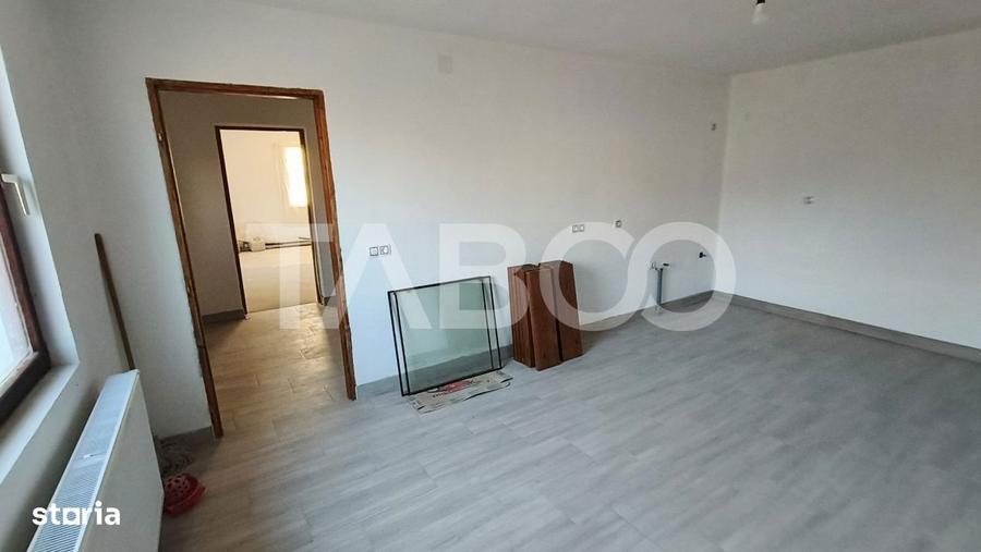 Casă cu 3 camere cu Teren 123 Mp în Pianu