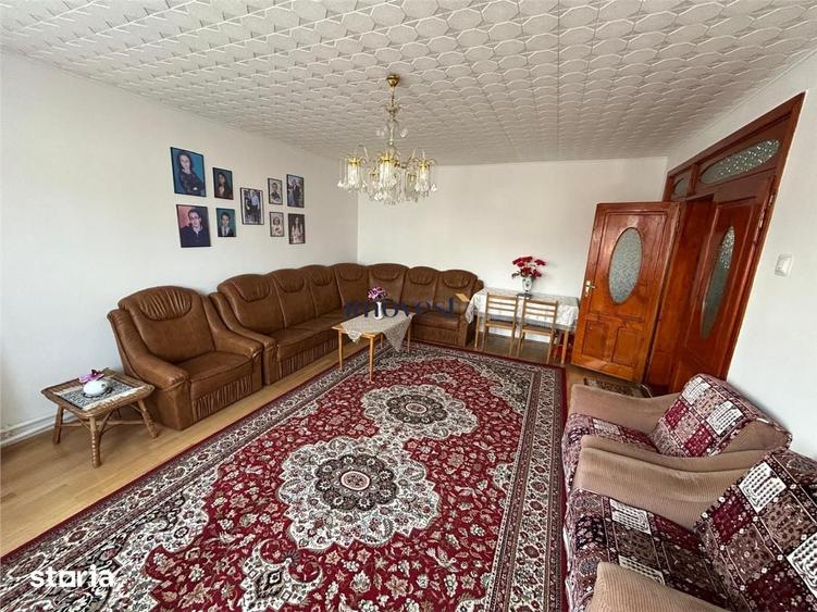 Casă cu 5 camere cu Teren 1200 Mp în Halmeu