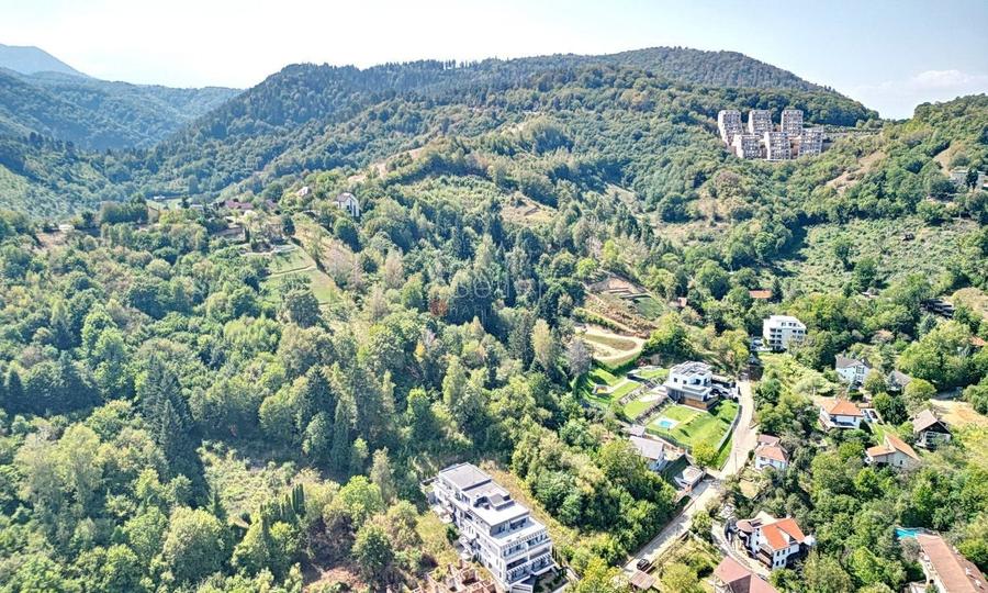 Teren Construcții intravilan de 5500 mp, în Brașovul Vechi