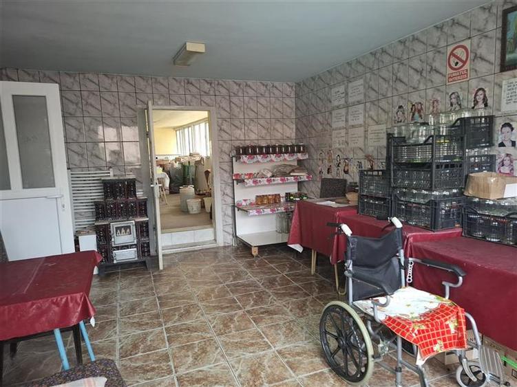 Casă individuală cu 3 camere cu Canalizare în Central