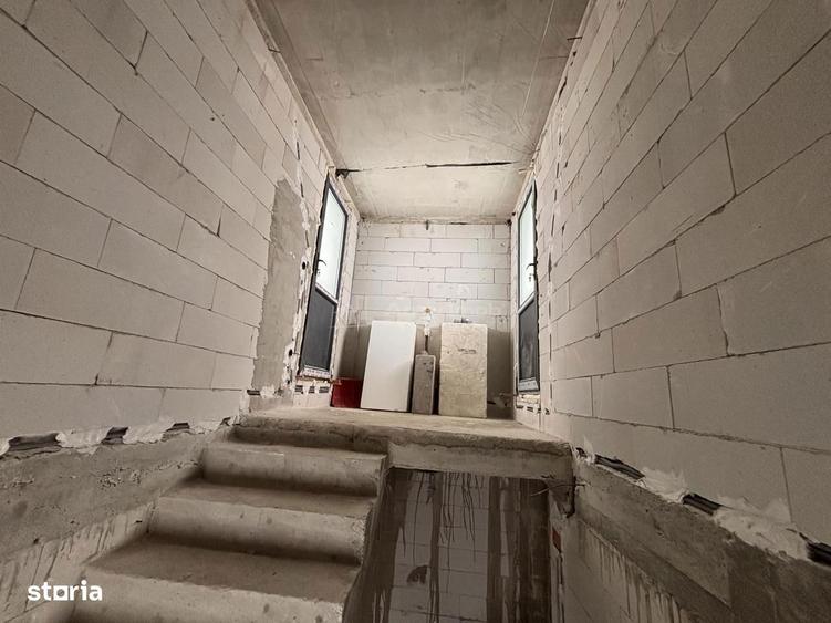 Casă cu 5 camere cu Teren 255 Mp în Cantemir