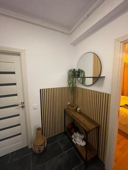Apartament cu 2 camere semidecomandat, mobilat în Florești