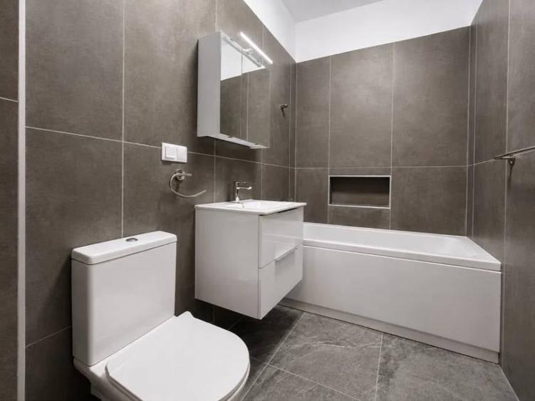Apartament cu 3 camere semidecomandat în Bulgaria