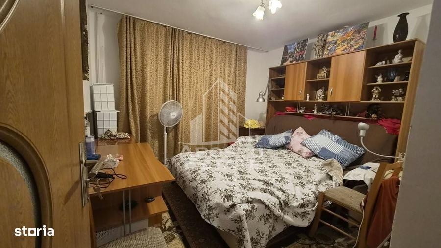 Apartament cu 4 camere decomandat în Rișca