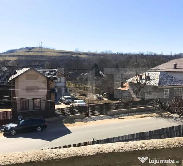 Casă cu 2 camere cu Teren 3050 Mp în Bezdead