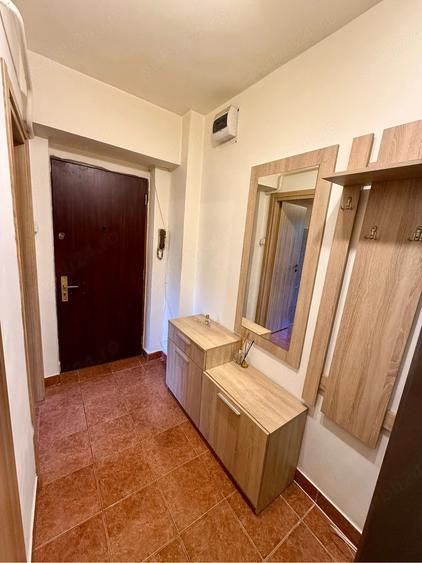Garsonieră decomandată în Soarelui