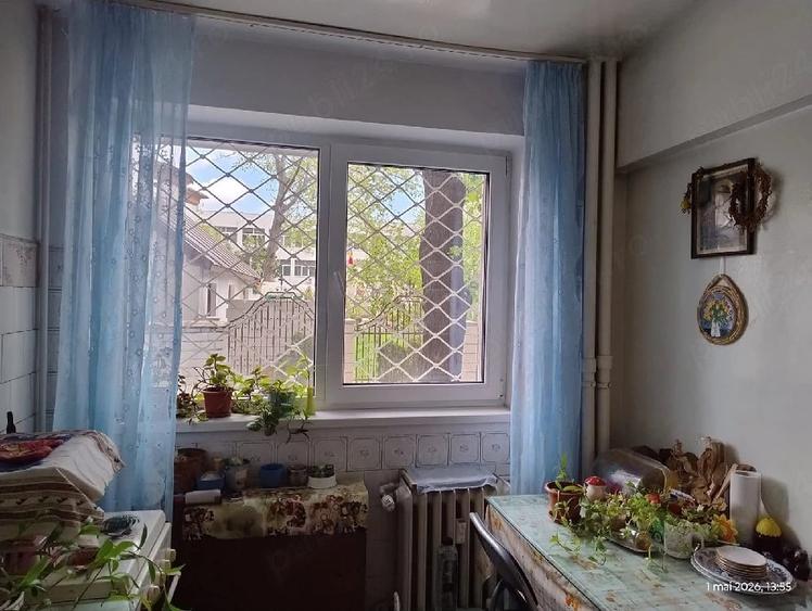 Apartament cu 2 camere nedecomandat în Bucur Obor