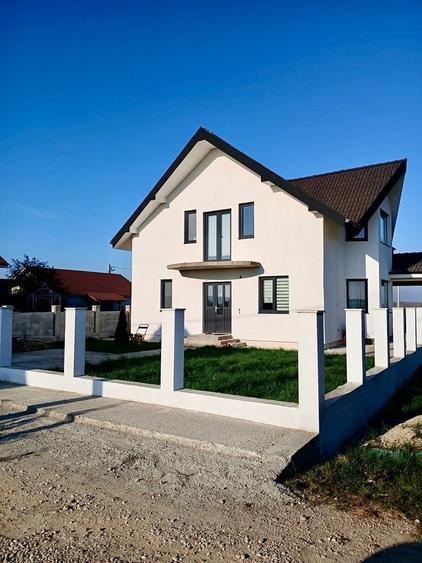 Casă cu 4 camere în Central