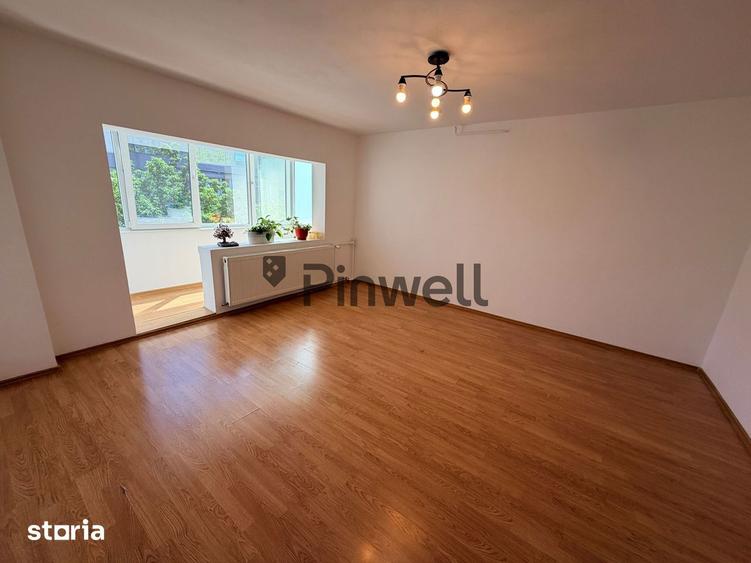 Apartament cu 2 camere decomandat în Tei