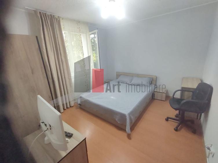 Apartament cu 2 camere semidecomandat în Alexandru Obregia