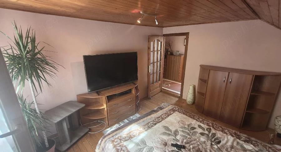 Casă cu 6 camere cu Teren 500 Mp în Traian